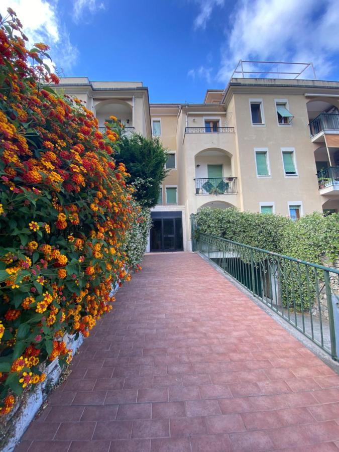 Vivi La Mia Liguria - Esclusivo Appartamento Con Terrazzo E Giardino Finale Ligure Exterior foto