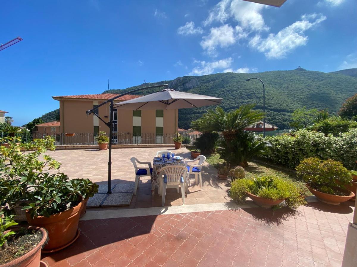 Vivi La Mia Liguria - Esclusivo Appartamento Con Terrazzo E Giardino Finale Ligure Exterior foto